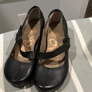 OTBT Black Mary Jane Leather Flats - Comfort Strap